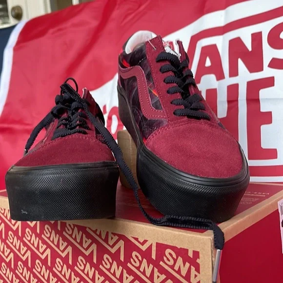 Vans Old Skool Stac
Velvet Plaid Port/Black
VNOA7Q5M02Y
WMNS Platforms - sneaker - Picture 7 of 16